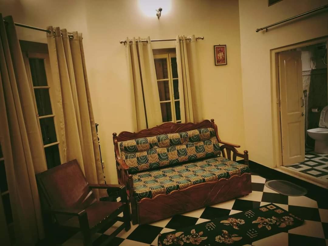 Oh - Sutanuti Homestay